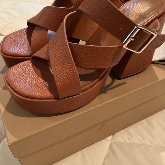 Charlotte Stone Platform (Simi) Sandal, Size 8, Brand New! - Picture 2 of 6